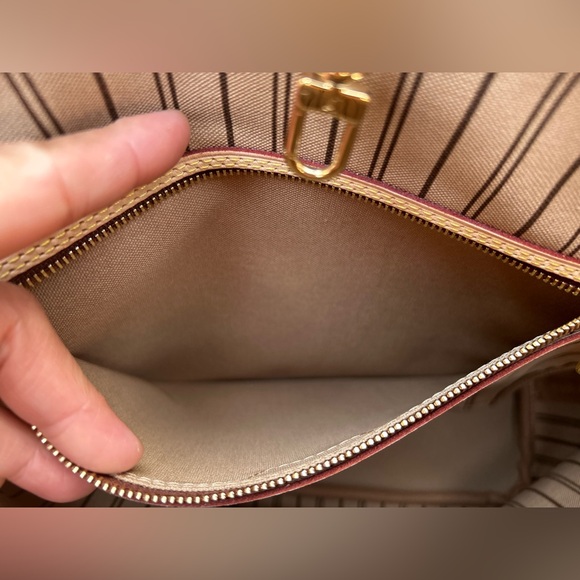 Neverfull MM in Monogram Beige Interior - Picture 13 of 16